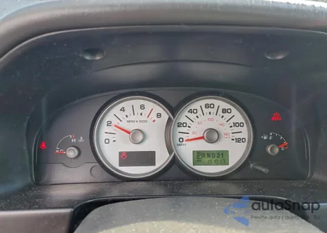 2005 Ford Escape Xlt z USA, uszkodzony, nr VIN 1FMCU93135KB05827